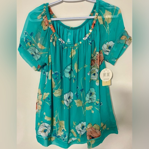 ST. JOHN’S BAY TOP - NWT - Picture 1 of 3